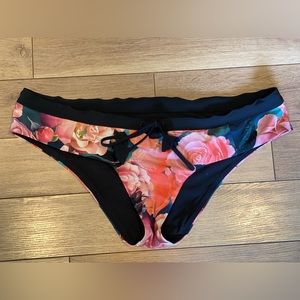 LuluLemon swim bikini bottoms size 6
